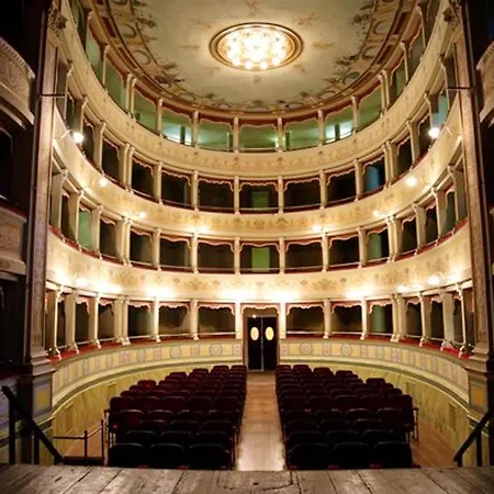 Сasa de vacaciones Charming House In With View, 200 M² *