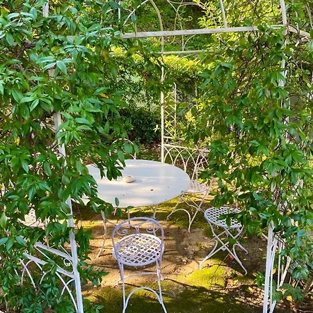 Charming House In With View, 200 M²