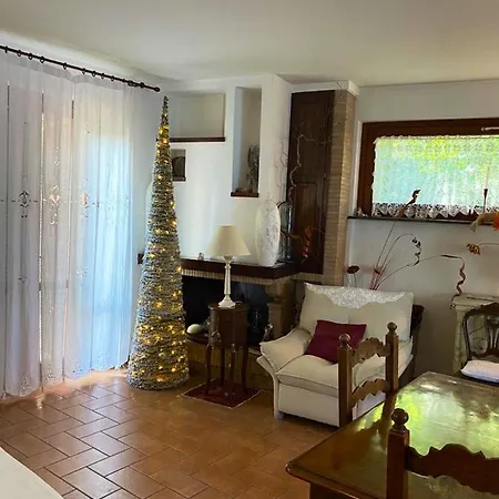 Сasa de vacaciones Charming House In With View, 200 M²