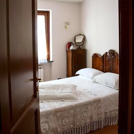 Charming House In With View 200 M² Amelia