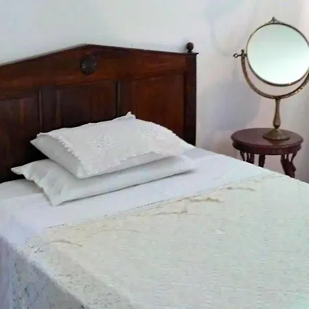 Charming House In With View 200 M²
