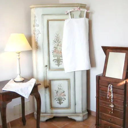 Charming House In With View 200 M² * Amelia