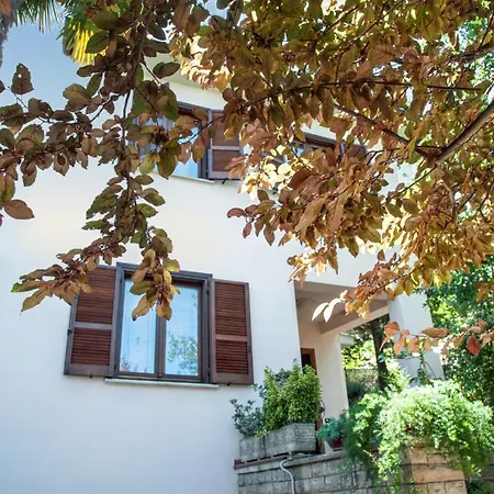 Charming House In With View 200 M² * Amelia