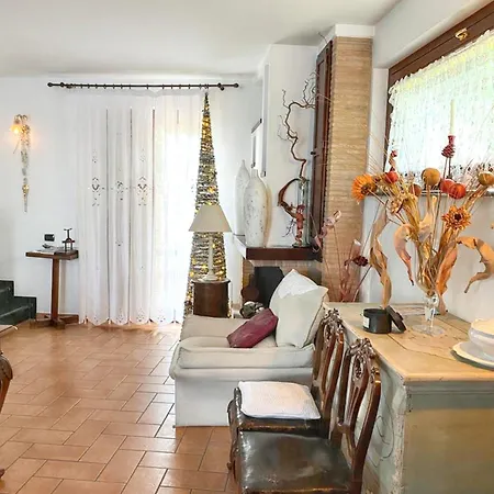 Charming House In With View, 200 M² Holiday home *