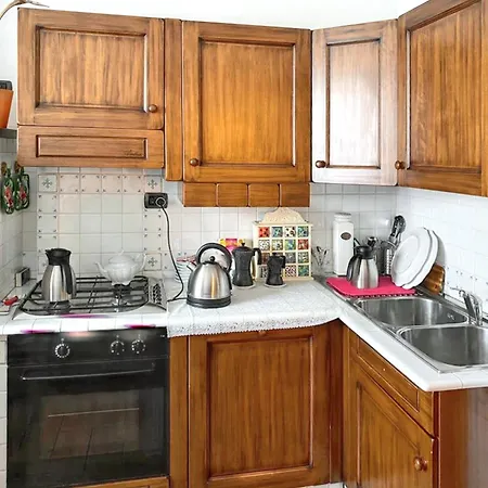 Charming House In With View, 200 M² * Amelia